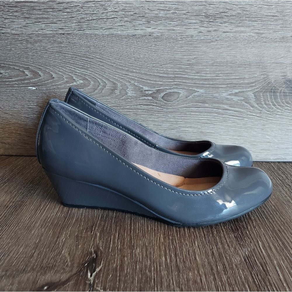 GIANI BERNINI Jileen Memory Foam Wedges Gray Size 8.5